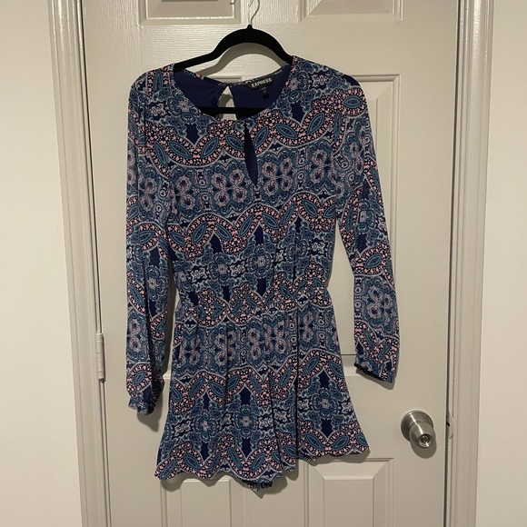 express keyhole top